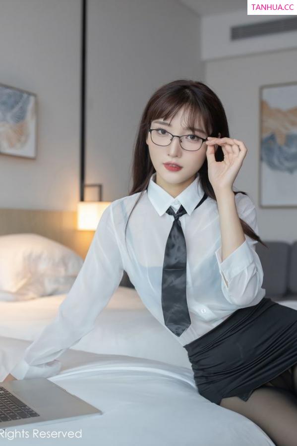 陆萱萱  女神总裁陆萱萱 双人房的故事第11张图片
